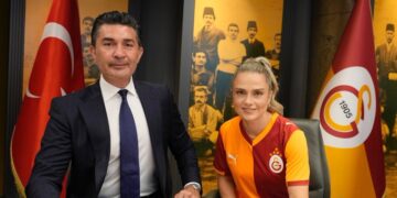 Galatasaray, Ebru Topçu ile uzattı!