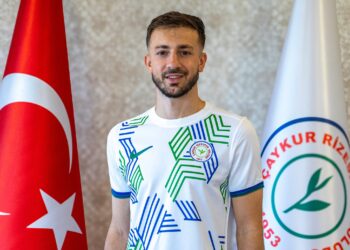 Galatasaray, Halil Dervişoğlu’nu Rizespor’a kiralandığını açıkladı!