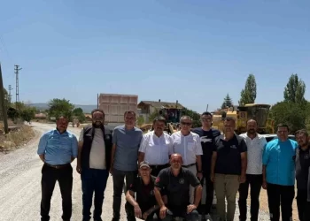 Kütahya İl Özel İdaresi’nden yol çalışmaları sürüyor