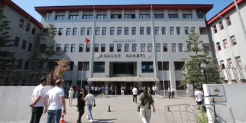 Manavgat Belediyesi’nde rüşvet soruşturması: Başkan Yardımcısı suçunu kabul etti