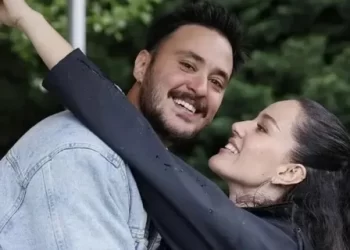 Pelin Akil ile Anıl Altan uzun aradan sonra bir arada: Aile zamanı Pelin Akil ile Anıl Altan uzun aradan sonra bir arada: Aile zamanı