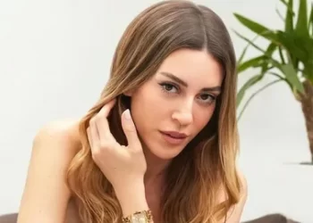 Sinem Kobal bikinili tatil pozları!