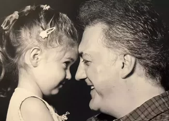 Tamer Karadağlı'nın kızı hem güzelliği hem de yeteneği dillere destan Tamer Karadağlı’nın kızı hem güzelliği hem de yeteneği dillere destan