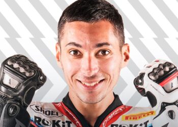 Toprak Razgatlıoğlu, İngiltere’de 3’te 3 yaptı!