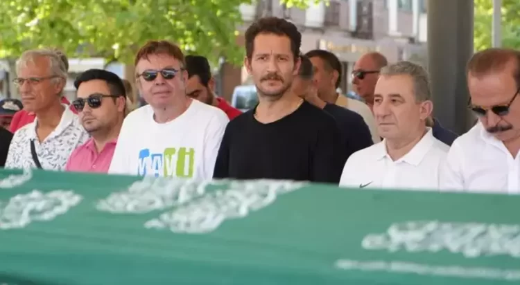 uraz kaygilaroglu dedesini kaybetti habermeydan