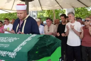 uraz kaygilaroglu dedesini kaybetti2 habermeydan