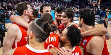 12 Dev Adam, Avrupa Şampiyonası’na galibiyetle başladı!