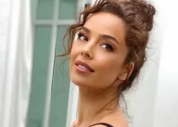 Azra Akın’ın estetik açıklaması!