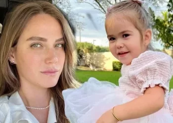 Ceyda Ateş kızı Talia ile yeni fotoğraf paylaştı!
