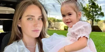 Ceyda Ateş kızı Talia ile yeni fotoğraf paylaştı!