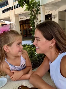 Ceyda Ates kizi Talia yeni fotograf paylasti1 habermeydan
