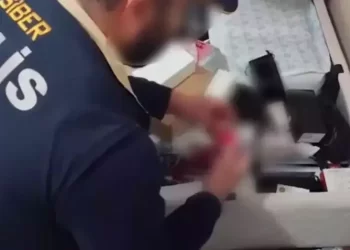 Çocuk müstehcenliği ve yasa dışı bahis suçlarına operasyon! 49 şüpheli yakalandı