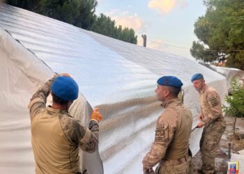 Balıkesir Sındırgı’da Depremzedelere Jandarma Desteği