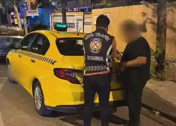 Bakan Yerlikaya duyurdu! Drift yapan taksicinin ehliyetine 2 ay el konuldu