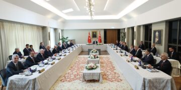 Erdoğan: Siyasi fırsatçılara da evvelallah pabuç bırakmıyoruz