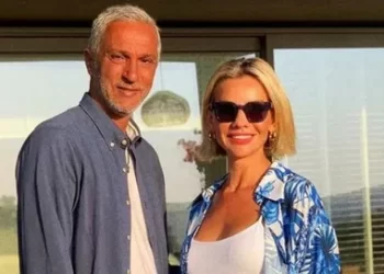 Esra Erol ile Ali Özbir’den mutluluk pozu