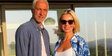 Esra Erol ile Ali Özbir’den mutluluk pozu