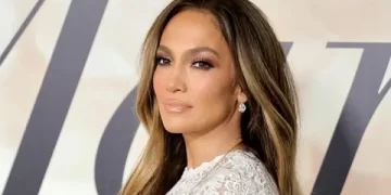 56 yaşında ama 30 gibi görünüyor! Jennifer Lopez’in sırrı ne?