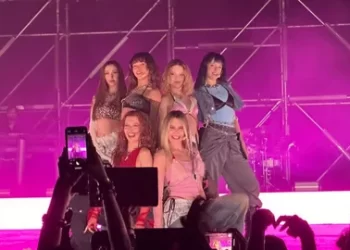 Manifest konserinde kadına şiddet!