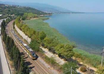 Bakan Uraloğlu duyurdu! Milli Banliyö Tren setinin ikincisinin üretimi tamamlandı