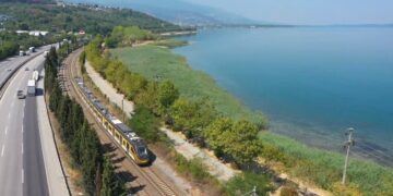 Bakan Uraloğlu duyurdu! Milli Banliyö Tren setinin ikincisinin üretimi tamamlandı