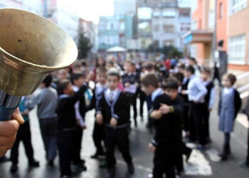 Okullar ne zaman açılacak? Ara tatil ve yarıyıl tatili tarihleri..