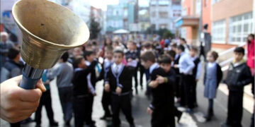 Okullar ne zaman açılacak? Ara tatil ve yarıyıl tatili tarihleri..