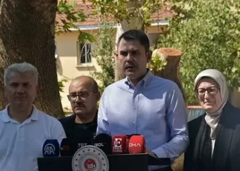 Bakan Kurum: İlk etapta Sındırgı’daki 100 TOKİ konutu teslim edilecek