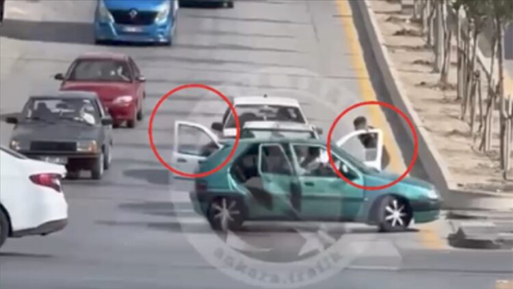 Trafikte Aracin Onunu Kesip Surucuyu Darbeden 4 Supheli Yakalandi habermeydan