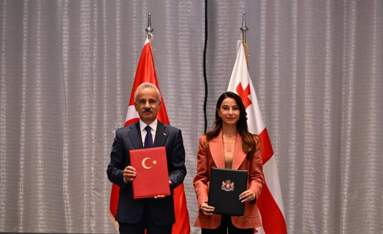 Turkiye Gurcistan arasinda 5 milyar dolarlik ticaret hacmi habermeydan