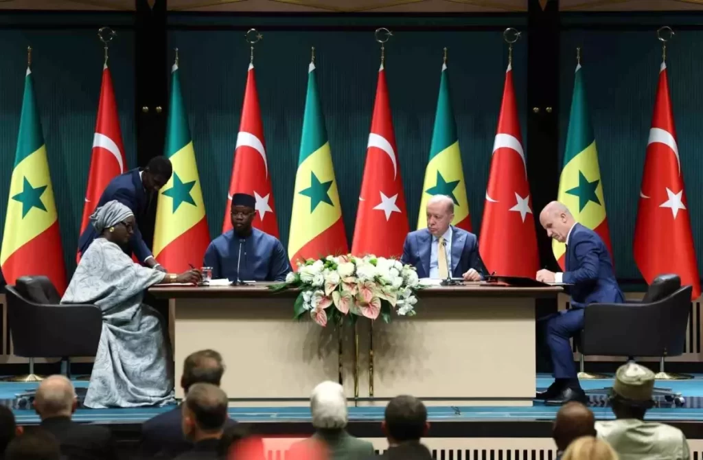 Turkiye ile Senegal arasinda 4 anlasma imzalandi habermeydan