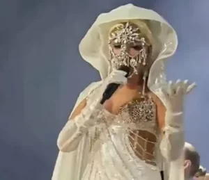 ajda pekkan harbiyede sahne aldi habermeydan