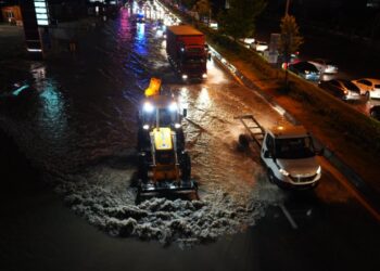 Ankara’da sağanak felaketi: Kanalizasyon taştı, evler su altında kaldı