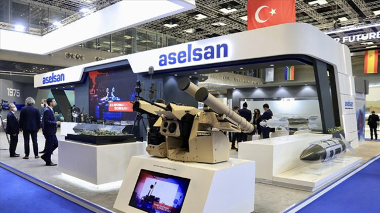 Türkiye’nin önde gelen savunma sanayi şirketlerinden ASELSAN, önemli bir açıklama yapmaya hazırlanıyor. Şirket, X platformu üzerinden yaptığı paylaşımda “Büyük gün 27 Ağustos” ifadelerine yer verirken, duyurunun içeriği hakkında herhangi bir detay paylaşmadı.