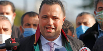 Avukat Rezan Epözdemir’in gözaltı süresi bir gün daha uzatıldı