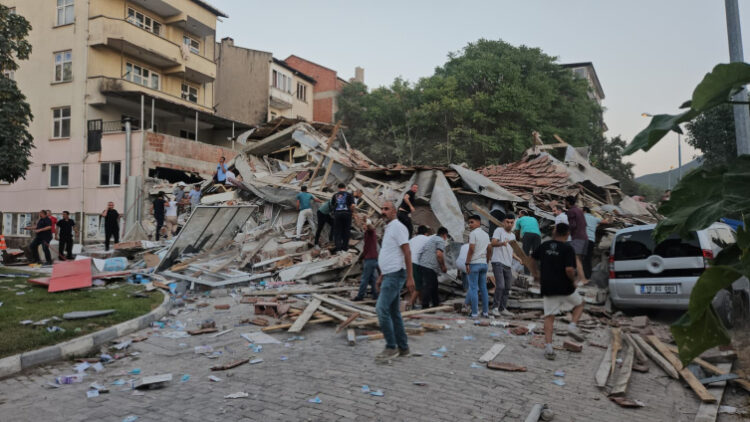 balikesirde 6 1 buyuklugunde deprem meydana geldi habermeydan
