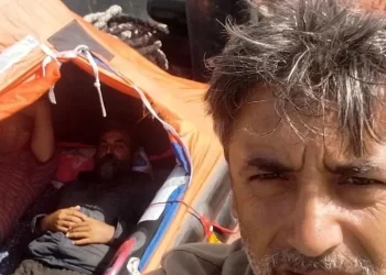 Fas açıklarında sürüklenen gemideki 3 Türk yardım bekliyor!