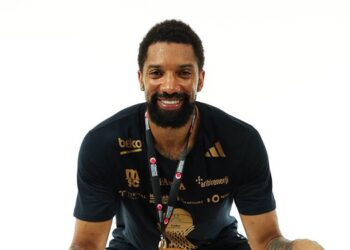 Fenerbahçe’de, Khem Birch uzattı!