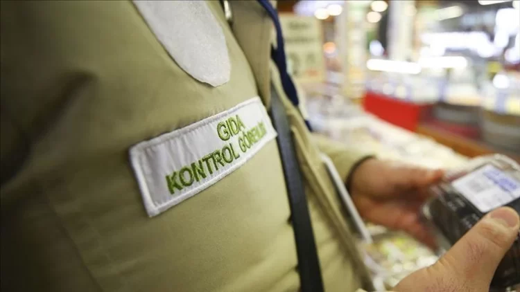 Tarım ve Orman Bakanlığı, yılın ilk yedi ayında yaptığı 732 bin 416 denetimde, binlerce işletmeye toplam 1,5 milyar lirayı aşan idari para cezası kesti.