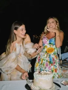 hadise kardesi icin parti duzenledi habermeydan