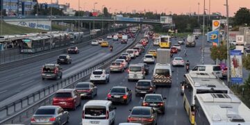 İstanbul’da bazı yollar trafiğe kapatıldı
