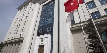 CHP’den istifa eden iki meclis üyesi AK Parti’ye katıldı