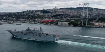 İstanbul Boğazı’nda TEKNOFEST Mavi Vatan geçit töreni
