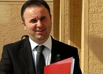 İmamoğlu ve eşinin avukatı Nusret Yılmaz adliyeye sevk edildi İmamoğlu ve eşinin avukatı Nusret Yılmaz adliyeye sevk edildi