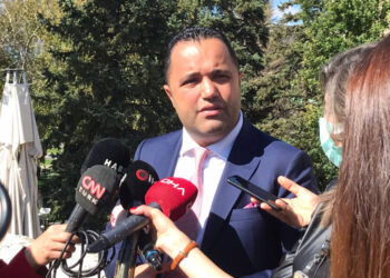 Avukat Rezan Epözdemir gözaltına alındı