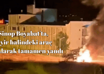 Sinop Boyabat’ta, seyir halindeki araç alev alarak tamamen yandı!