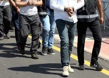 27 ilde FETÖ operasyonu: 71 kişi gözaltına alındı İstanbul’da suç örgütü operasyonu: 2’si avukat, 13 şüpheli gözaltında
