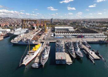 TEKNOFEST Mavi Vatan etkinliği ziyaretçilere kapılarını açtı