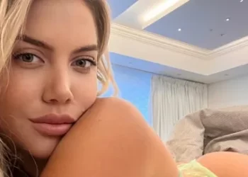 Wanda Nara kafayı bu sefer Icardi'nin kuaförüne taktı Wanda Nara kafayı bu sefer Icardi’nin kuaförüne taktı