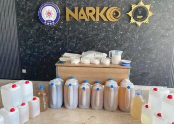 İstanbul’da zehir tacirlerine operasyon: 98 Kg kimyasal madde ele geçirildi